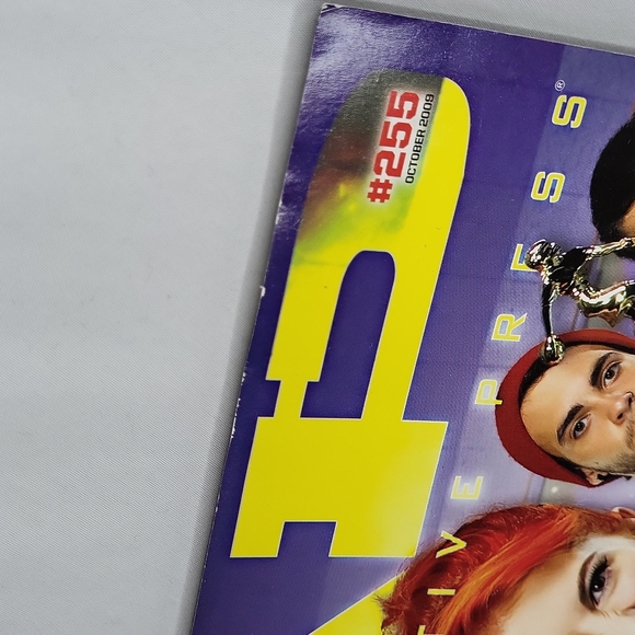 AP magazine Paramore #255 October 2009 alternative press - Picture 7 of 15